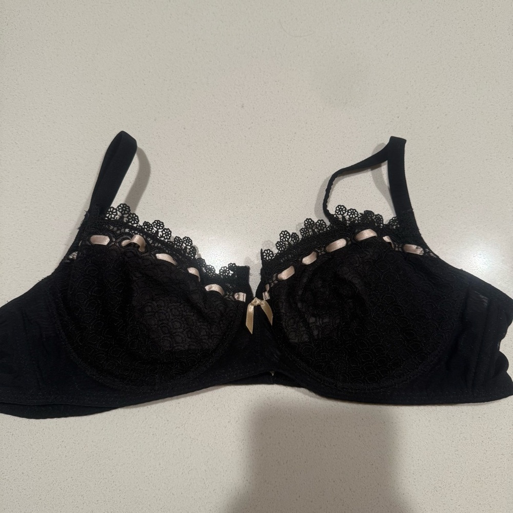 Intimissimi Black Lace Balconette bra 38C Lingerie